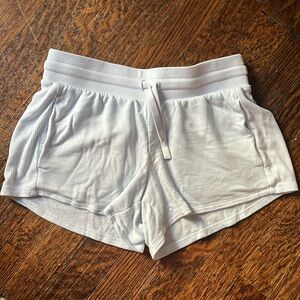Athletic shorts M